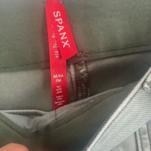 SPANX women's stretch twill ankle cargo pant in soft sage size M-Good Condition - Picture 10 of 11